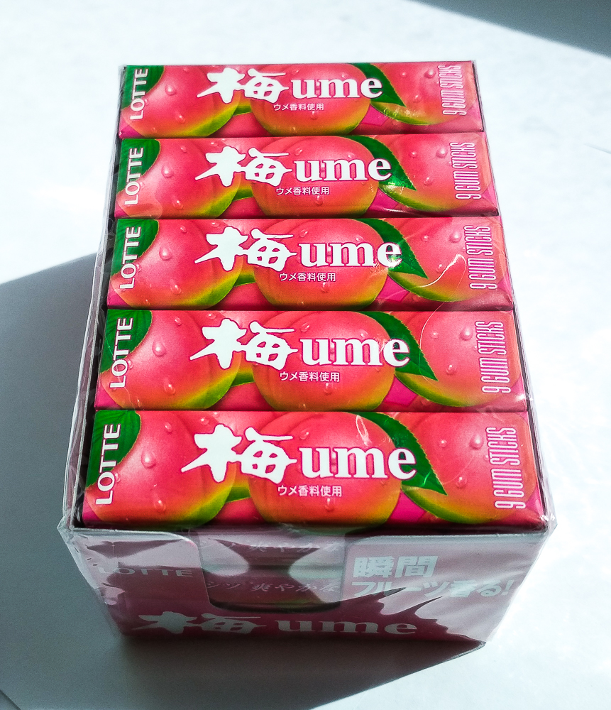 Жевательная резинка
«LOTTE» UME GUM
вкус японской сливы
блок из 15 уп.*9 пластин
